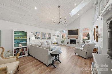 1042 1st St NE, Hickory, NC 28601 - photo 6