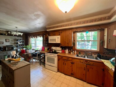 13 Pleasant St, Millinocket, ME 04462 - photo 3