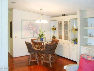 832 Periwinkle - Dining Room 2.jpg