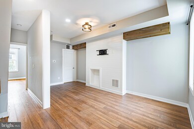 168 Green Ln unit 2, Philadelphia, PA 19127 - photo 3