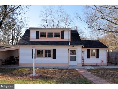 489 Manatawny St, Pottstown, PA 19464 - photo 2