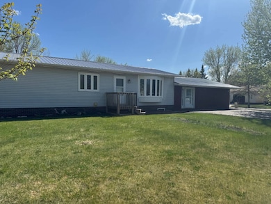 613 Vera St, Bottineau, ND 58318 - photo 2