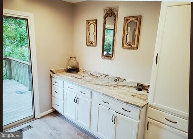 2555 Ambling Cir, Crofton, MD 21114 - photo 2