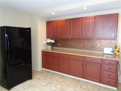 227 W Ruddle St, Coaldale, PA 18218 - photo 5