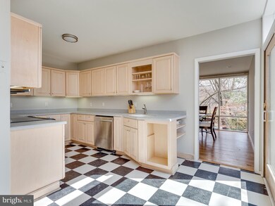 2321 Kimbro St, Alexandria, VA 22307 - photo 7