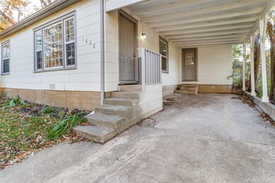 1608 W Gandy St, Denison, TX 75020 - photo 2