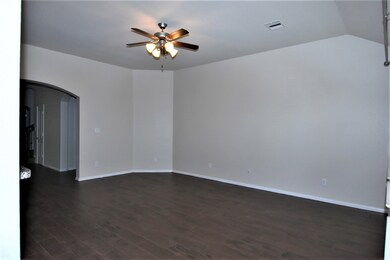 5910 Carnaby Ln, Rosenberg, TX 77471 - photo 4