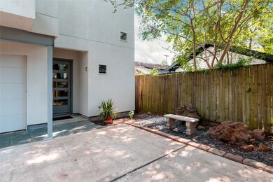 1914 Ridgewood St unit C, Houston, TX 77006 - photo 4