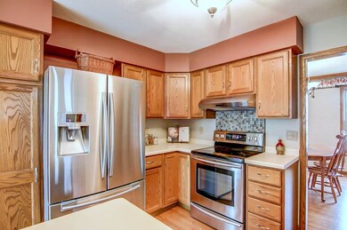 435 Ash St, Oregon, WI 53575 - photo 3