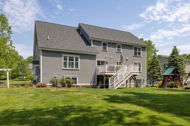 23 Chisholm Farm Dr, Stratham, NH 03885 - photo 4