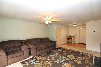 73E Constitution Dr, Londonderry, NH 03053 - photo 7