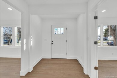 24 Rim Ln, Hicksville, NY 11801 - photo 7