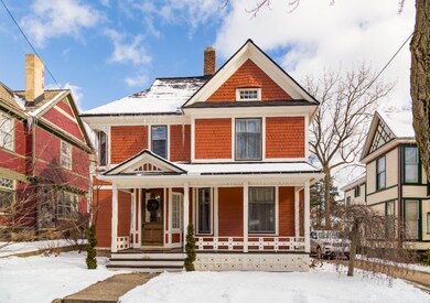 2 - 234 Charles Ave-15