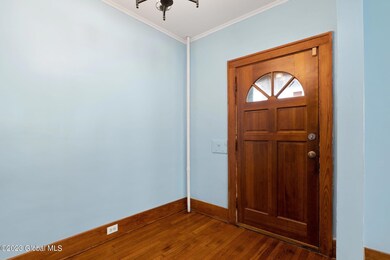 5-web-or-mls-1611SchuylerSt_05