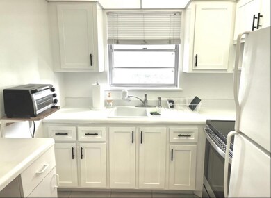 289 Windsor M, West Palm Beach, FL 33417 - photo 4