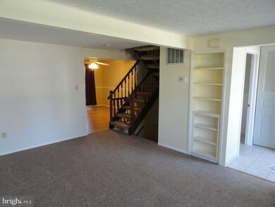 6008 Tree Swallow Ct, Columbia, MD 21044 - photo 7