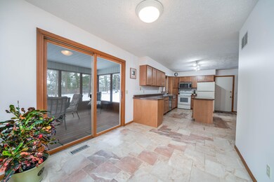 6432_Maple_Leaf_Ave_06