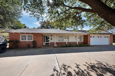 1106 E Tate St, Brownfield, TX 79316 - photo 2