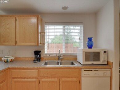 214 Hauser Ct, Molalla, OR 97038 - photo 5