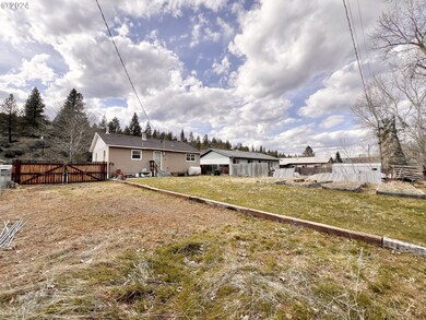 246 N Humbolt St, Canyon City, OR 97820 - photo 4