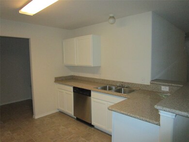 16746 Fallen Timbers Dr, Conroe, TX 77385 - photo 4