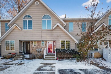 90 Roundtree Ct, Beacon, NY 12508 - photo 4