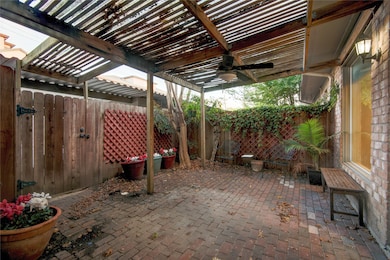 7449 Brompton St unit 7449, Houston, TX 77025 - photo 6