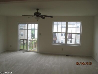 Den/Family/Great Room - Family Room
