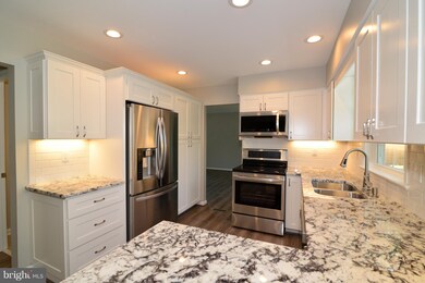 4203 Pinefield Ct, Fairfax, VA 22033 - photo 5