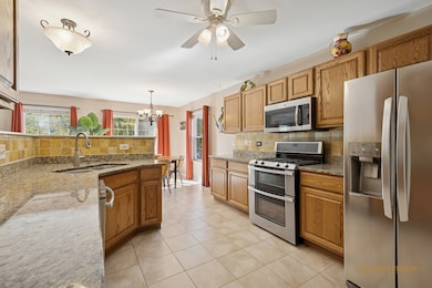 5438 Danbury Cir, Lake In the Hills, IL 60156 - photo 6