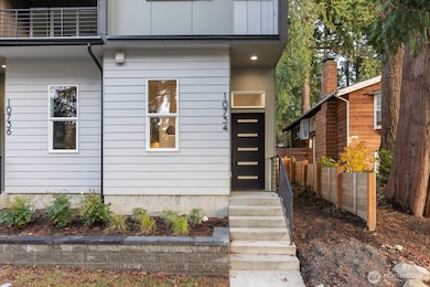 10734 Interlake Ave N, Seattle, WA 98133 - photo 2
