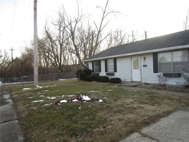 813 S 5th Place, Mattoon, IL 61938 - photo 3