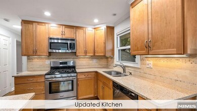 464 Dorchester Rd, Ridgewood, NJ 07450 - photo 5