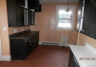 Main house eatin kitchen.