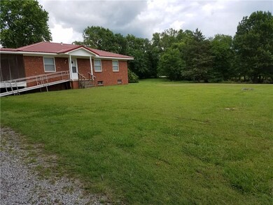 220 E 1st Ave, Elkins, AR 72727 - photo 2