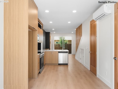 3005 NE Ainsworth St, Portland, OR 97211 - photo 5