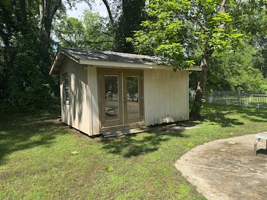 229 S Division St, West Point, MS 39773 - photo 6