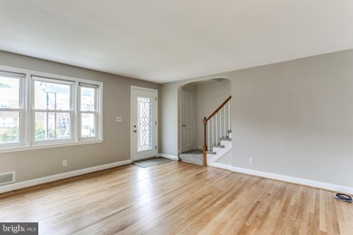 212 Medwick Garth E, Catonsville, MD 21228 - photo 2