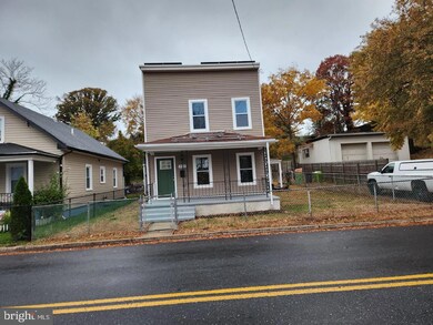 727 Larchmont Ave, Capitol Heights, MD 20743 - photo 2