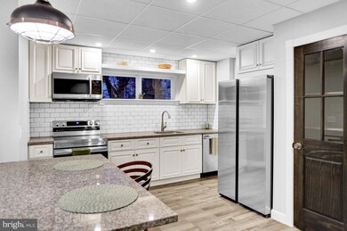 931 N Hanover St unit FLOOR 1, Pottstown, PA 19464 - photo 5