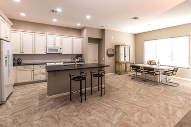 Kitchen & Dining Area