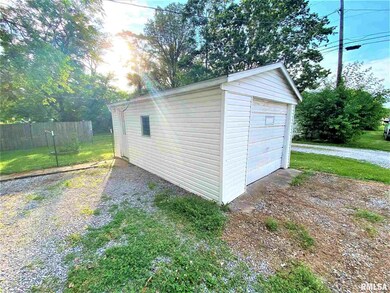 502 W 3rd St, Flora, IL 62839 - photo 7