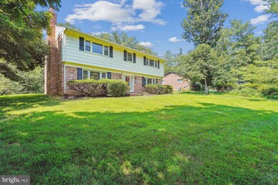 12109 Stirrup Rd, Reston, VA 20191 - photo 2