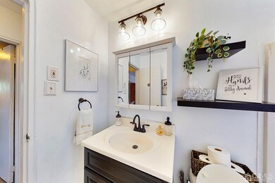 197 Evergreen Rd unit 6B, Edison, NJ 08837 - photo 4