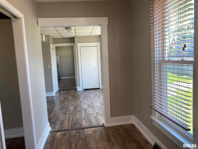 1921 Iowa St, Davenport, IA 52803 - photo 3