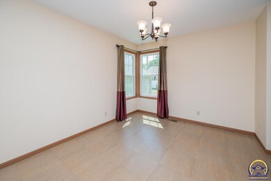 3556 SW Willow Brook Dr, Topeka, KS 66614 - photo 6
