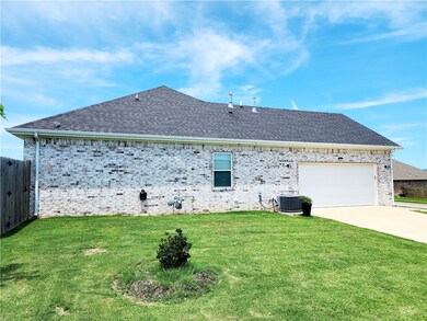 321 Captain Stockton St, Prairie Grove, AR 72753 - photo 4