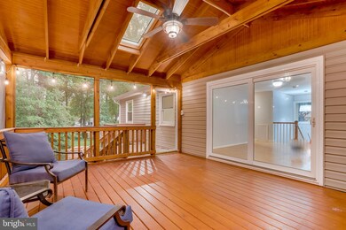 907 Lauren Ln SE, Vienna, VA 22180 - photo 4