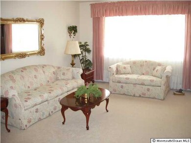 138 Castleton Dr, Toms River, NJ 08757 - photo 3