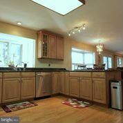 13225 Shady Ridge Ln, Fairfax, VA 22033 - photo 3